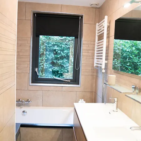 Holiday home 6p Vip Met Royale Tuin En Hottub 110