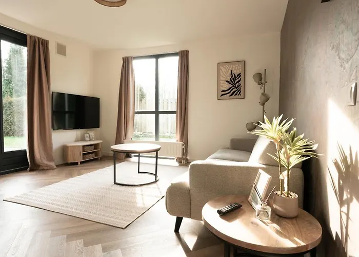 Goldenescape 6p Vip Met Royale Tuin En Hottub 110 בית נופש