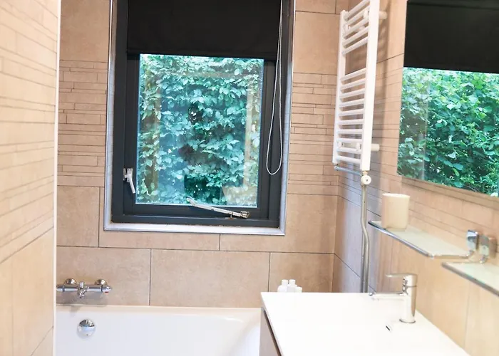 بيت للعطل Goldenescape 6p Vip Met Royale Tuin En Hottub 110