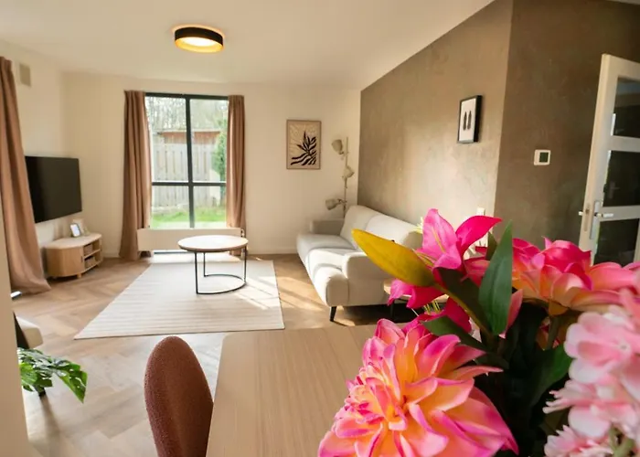 Goldenescape 6p Vip Met Royale Tuin En Hottub 110 * Ewijk